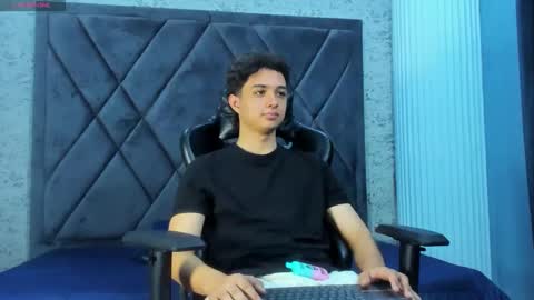 ethanlowell online show from April 2026 08:31:01 PM