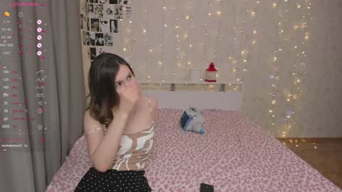 Veronica Tiia Lilith left to right online show from January 2025 07:22:01 PM