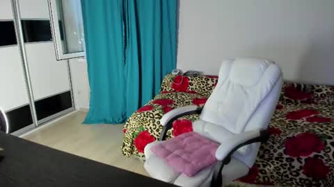 Snapshot of eva_7777 chatting on July 2026 08:46:01 PM Eva online show from July 2026 08:46:01 PM