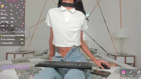 Snapshot of eva_coluccy chatting on January 2025 11:32:01 PM EVA COLUCCY online show from January 2025 11:32:01 PM