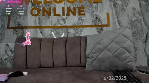 Snapshot of eva_coluccy chatting on February 2025 05:58:01 AM EVA COLUCCY online show from February 2025 05:58:01 AM