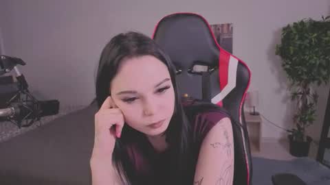 Eva  online show from February 2026 05:50:01 PM