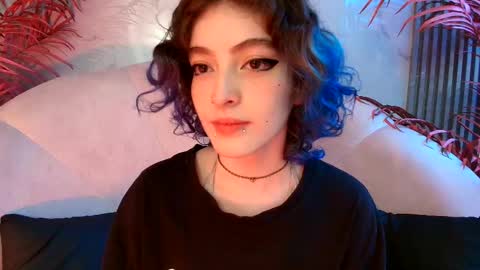 E V A online show from October 2025 07:47:01 PM