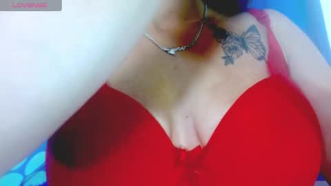 Snapshot of eva_hoot1 chatting on April 2026 02:26:01 PM EVA online show from April 2026 02:26:01 PM