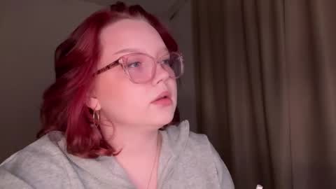 Snapshot of eva_kittenn chatting on April 2026 06:10:01 PM eva_kittenn online show from April 2026 06:10:01 PM