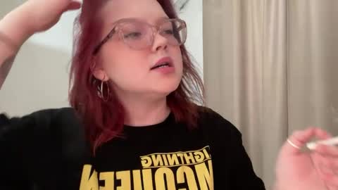 Snapshot of eva_kittenn chatting on April 2026 12:44:02 PM eva_kittenn online show from April 2026 12:44:02 PM