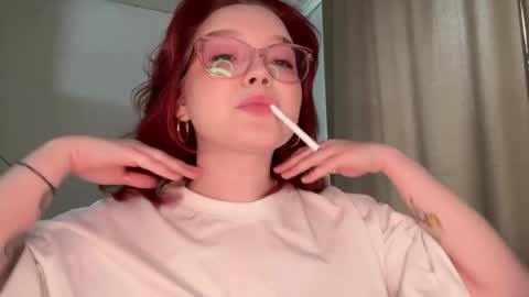 Snapshot of eva_kittenn chatting on April 2026 01:48:02 PM eva_kittenn online show from April 2026 01:48:02 PM