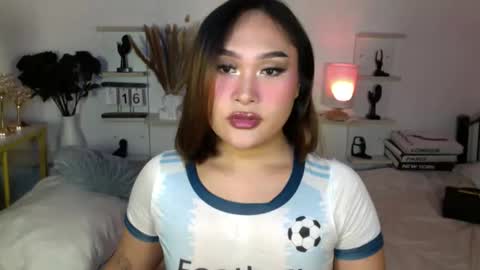 Queen Eva Mazikeen online show from November 2025 08:14:01 PM