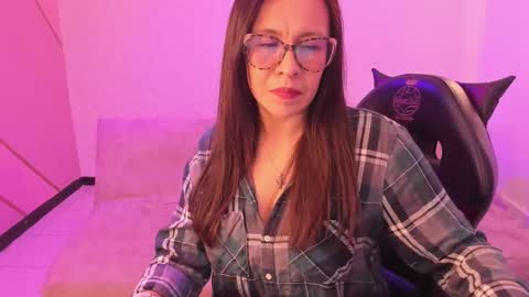 Eva  online show from October 2025 02:14:02 PM