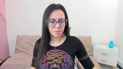 Eva  online show from October 2025 02:21:02 PM