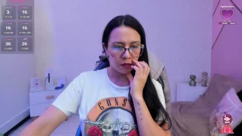 Snapshot of eva_mermaid chatting on April 2026 04:00:01 PM Eva online show from April 2026 04:00:01 PM