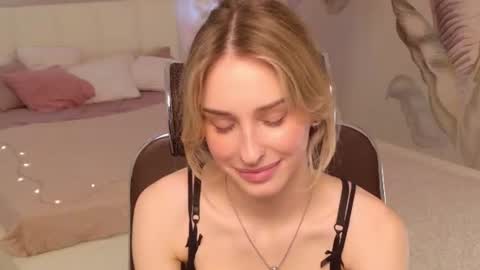 Snapshot of eva_mitchell chatting on July 2026 01:04:02 PM Eva online show from July 2026 01:04:02 PM