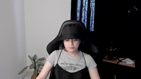 eva_monn online show from December 2024 04:40:02 PM