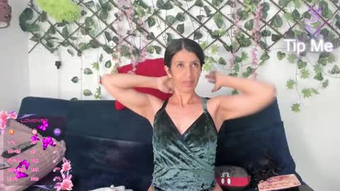 Eva  online show from December 2025 08:38:02 PM