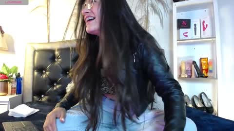 Eva Notty  online show from February 2025 12:58:01 PM