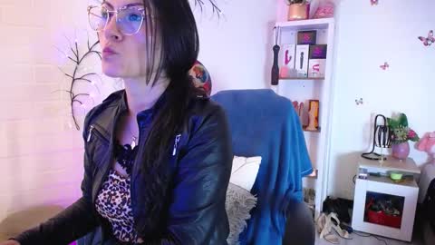 Eva Notty  online show from September 2025 01:10:01 PM