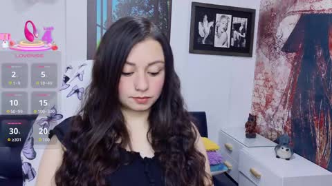Snapshot of eva_rosell chatting on June 2026 03:18:01 PM Eva online show from June 2026 03:18:01 PM