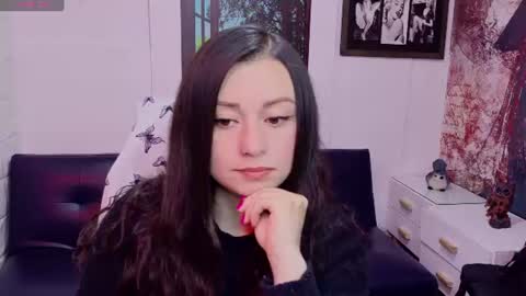 Snapshot of eva_rosell chatting on July 2026 02:43:02 PM Eva online show from July 2026 02:43:02 PM