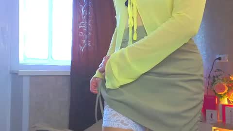Snapshot of eva_sinn chatting on June 2026 10:16:02 AM Hi there i am Eva and i wish create a nice community with you so join my Ticket Show for more pleasure online show from June 2026 10:16:02 AM