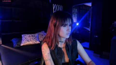 Snapshot of eva_viulet chatting on April 2026 04:48:01 AM MISS EVY online show from April 2026 04:48:01 AM