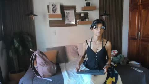 Snapshot of evaa_campbell chatting on May 2026 01:08:01 PM Eva online show from May 2026 01:08:01 PM