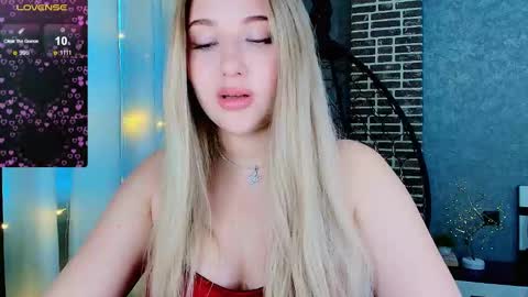 Eva  online show from November 2025 04:57:01 AM