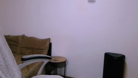 Snapshot of evadesireone chatting on June 2026 07:22:02 PM EvadesireONE online show from June 2026 07:22:02 PM