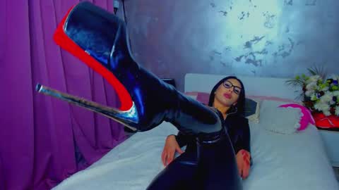 Snapshot of evalaane chatting on November 2025 08:52:01 PM Eva online show from November 2025 08:52:01 PM