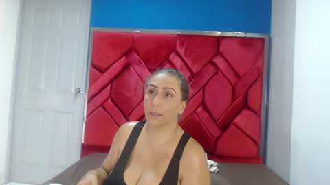 Eva Mills online show from February 2025 12:16:01 PM