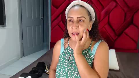 Eva Mills online show from February 2025 01:27:01 PM