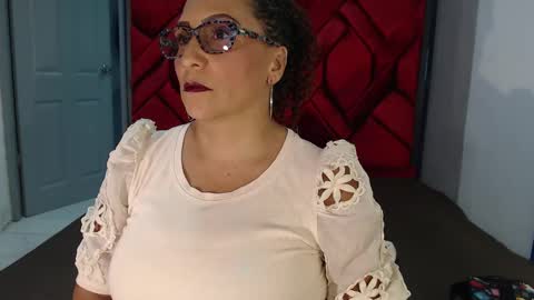 Eva Mills online show from February 2025 07:52:01 PM