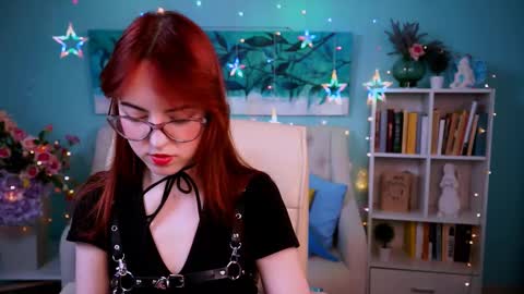 Eva  online show from December 2024 05:04:02 AM