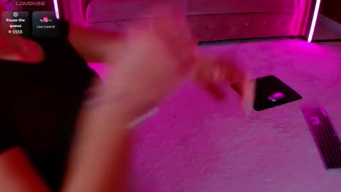 Eva online show from September 2025 10:21:01 PM