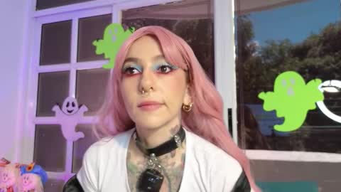 Evangelyne online show from October 2025 04:02:02 PM