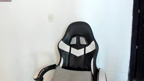 evanllelyne online show from October 2025 01:43:02 PM