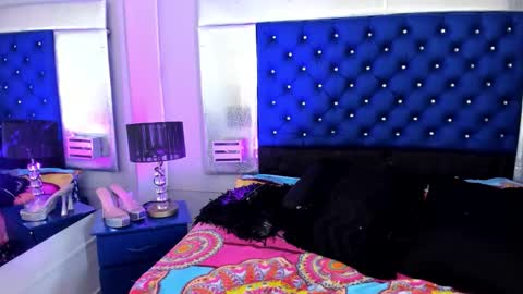 evanllelyne online show from November 2025 01:44:02 PM