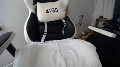 Snapshot of evans_king chatting on January 2025 05:33:01 PM Evan online show from January 2025 05:33:01 PM