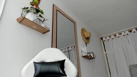 Snapshot of evans_king chatting on October 2025 02:12:02 PM Evan online show from October 2025 02:12:02 PM