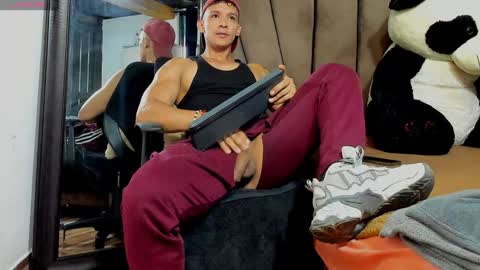   online show from February 2025 12:17:01 PM