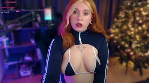 Snapshot of evaredmooon chatting on December 2024 12:00:02 PM Moon online show from December 2024 12:00:02 PM