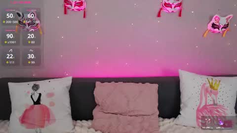 Snapshot of evarey_ chatting on June 2026 04:26:01 AM Adelina online show from June 2026 04:26:01 AM