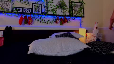 Eva online show from December 2024 10:32:02 AM