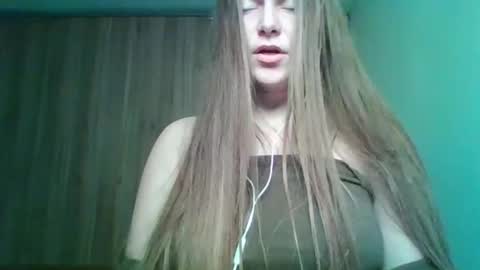 evasapples2026 online show from February 2026 01:51:01 PM