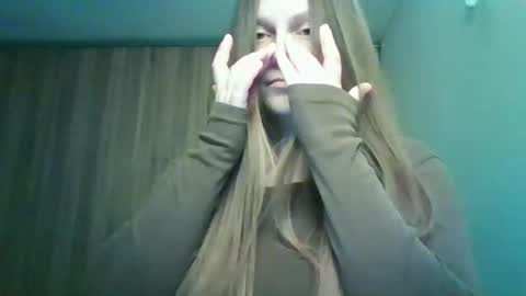 evasapples2026 online show from March 2026 10:04:02 PM