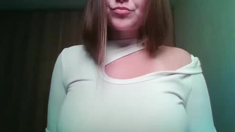 evasapples2026 online show from June 2026 09:09:01 PM
