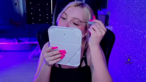 evavibe online show from March 2026 05:52:02 AM