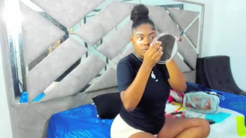 Eva And Emmanuel online show from March 2026 01:03:01 PM