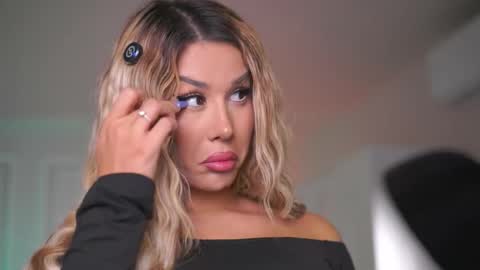 Eva online show from December 2025 07:29:02 PM