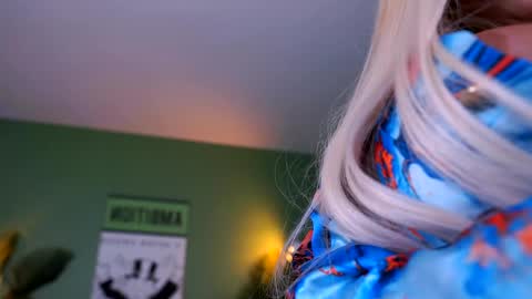 Snapshot of evazane chatting on April 2026 01:41:02 PM Eva online show from April 2026 01:41:02 PM