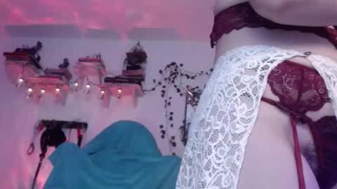 Eve Blue  friends. IG eve blue77 TW EveBlue 1 OF eveblue7 online show from September 2025 04:47:01 AM